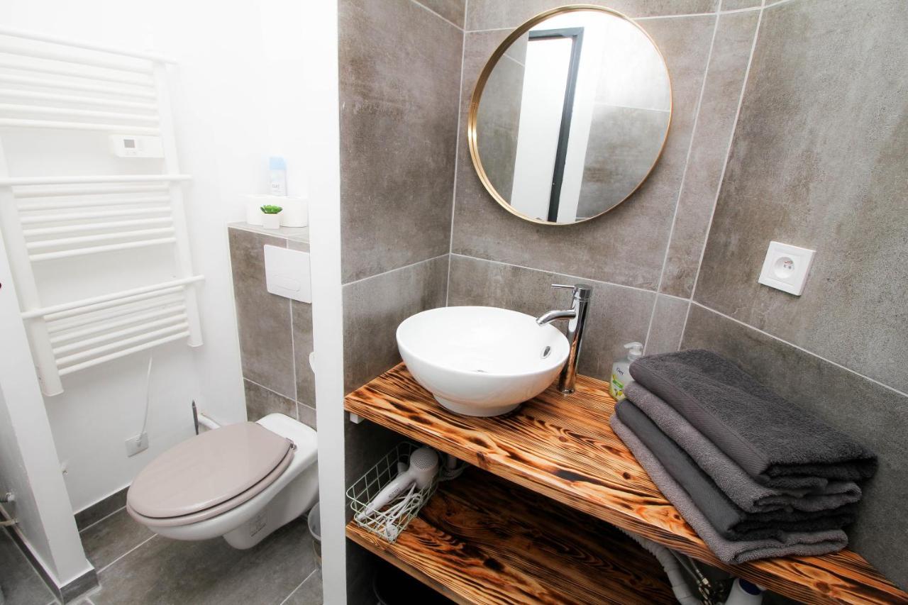 Charmant T2 En Coeur De Ville - 2 Lits + Lit Bebe - Wifi - Imprimante Carcassonne Exteriör bild
